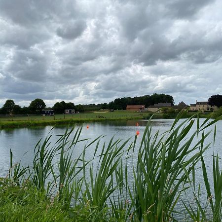 The Black Swan Shepherd Hut Ketton Exteriör bild
